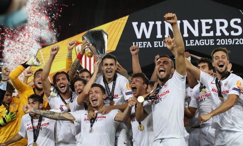 Sevilla ăn mừng vô địch UEFA Europa League.