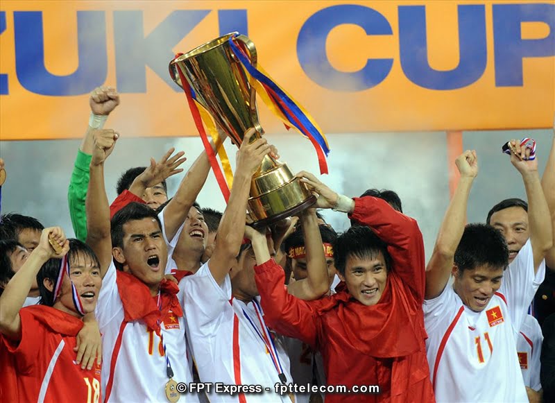 Đội tuyển ăn mừng sau khi giành chiến thắng vô địch lần đầu tiên tại mùa giải AFF Cup 2008.